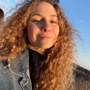 Meet your Posher, Alexandra